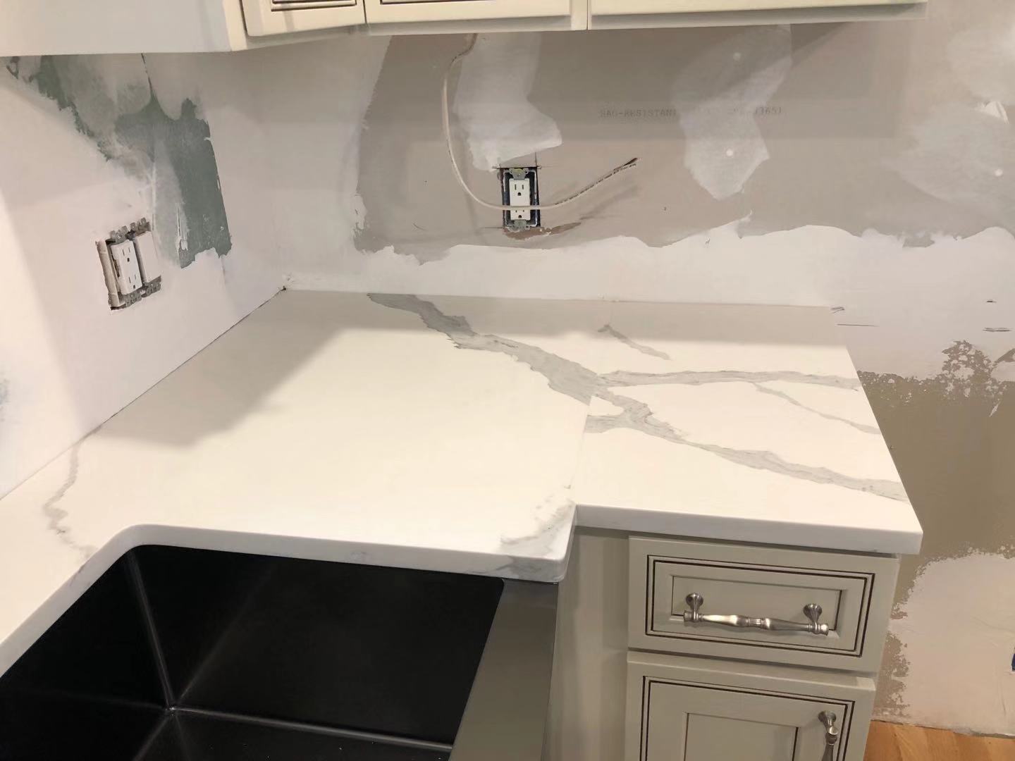 3cm Quartz Calacatta Bianco Countertop - Self Pick Up Only